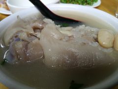 -雷祖芳老妈蹄花店