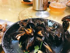 -老东镇啤酒屋海鲜加工·蒸汽海鲜·海鲜烧烤(台东店)