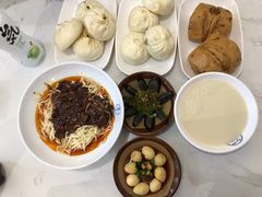 -李与白包子铺(桐梓林店)