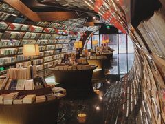 -钟书阁(珍园店)
