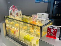 面包甜点陈列柜-喜茶(上海北外滩来福士店)