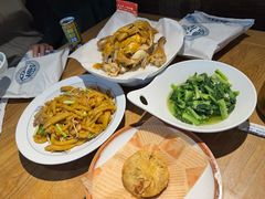 -头上红煨盐鸡·非遗院子餐厅