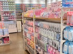 -名创优品(惠州华贸购物中心店)