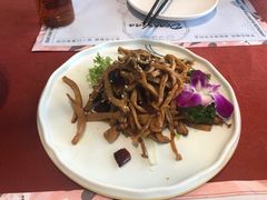 香辣野山菌-赵小姐丨新中餐(曲江店)
