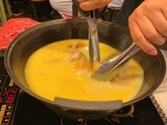 -鲜入围煮花胶鸡海鲜火锅