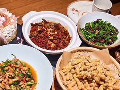 -吃饭皇帝大土家民族菜(荟聚店)