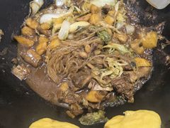 -粘豆包柴火铁锅炖