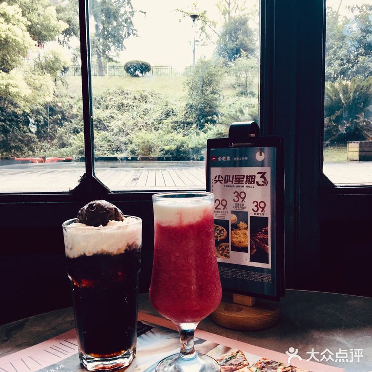 一秒上脑的必胜客手拍披萨，你Get了吗？