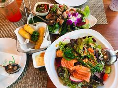 -Chom Cafe and Restaurant