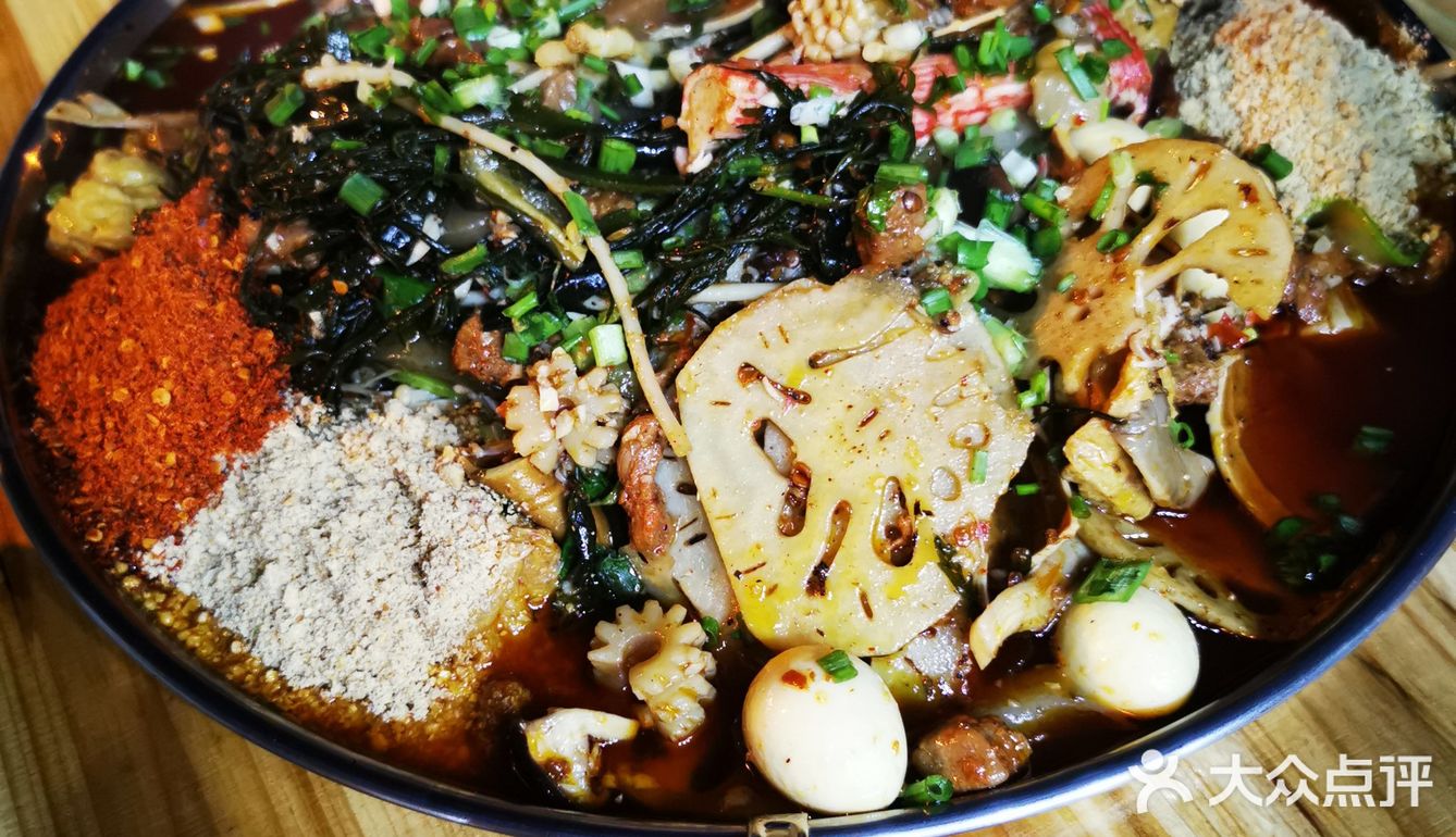 荤菜12一份,素菜五元,我觉得荤菜份量可以再大点