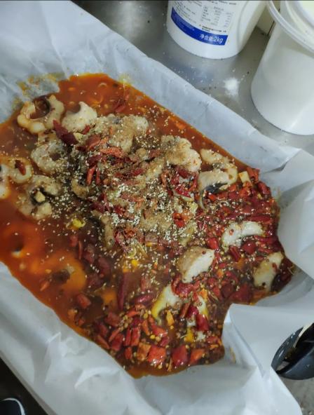 深海纸包鱼-"口味还可以!就是没有定位,发微信位置和朋.