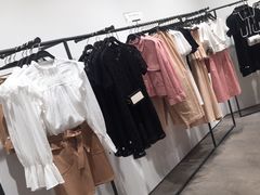-URBAN REVIVO(上海中庚漫游城店)