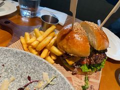 -三勾JJJ Burger&Coffee(梅溪湖店)