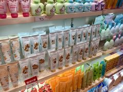 -名创优品(广东省广州琶洲保利广场店)