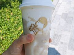 热芋泥波波牛乳-喜茶(迪士尼小镇DP店)