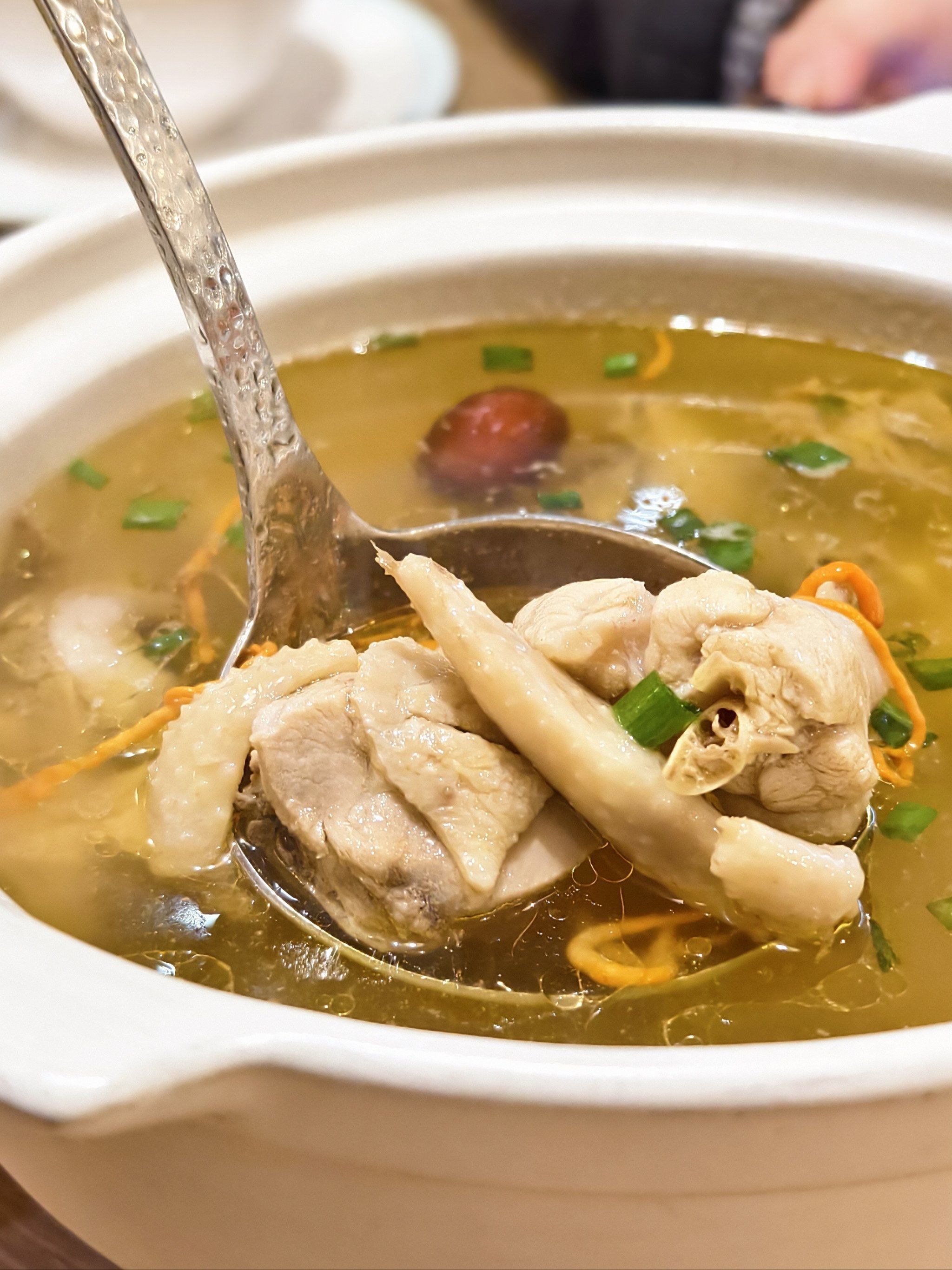 金鸡壹号#外婆的土鸡汤#本帮菜#蟹黄面#上海美食#0元玩转这座城#上海