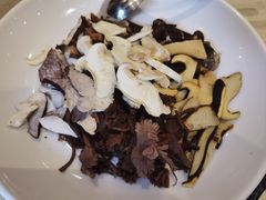 -黔蘑菇四季餐厅(观山湖店)