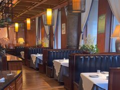 -八府香鸭·啫啫煲(华山路店)