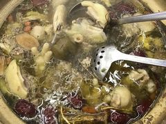 -广味炭炉鸡煲(宝业路分店)