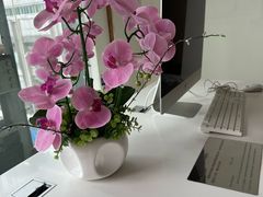 -卡罗酒店(东门晒布地铁站店)