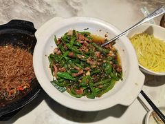 -绿草地·湘菜(酃湖师院店)