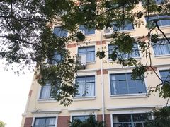 -莘城学校羽毛球馆