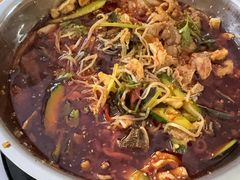 -周良天山牛杂城(天山路总店)