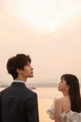 -雪中彩影婚纱摄影·微光艺术中心