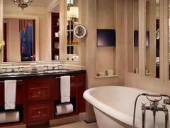 -广州富力丽思卡尔顿酒店