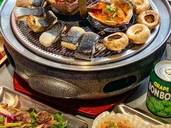 -围炉肉舍•炭烤活鳗•丹东海鲜烤肉(步行街店)