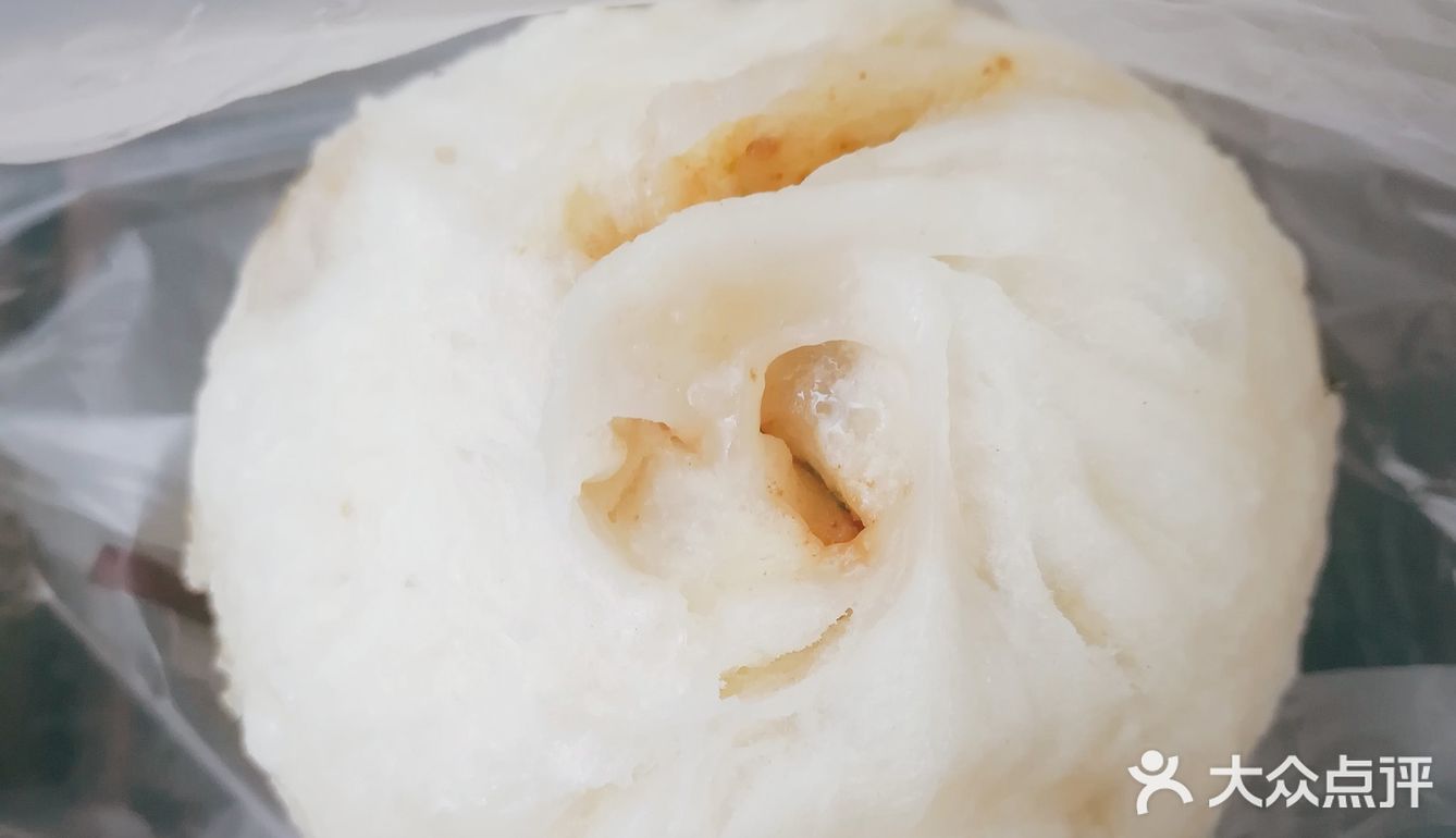 单价2.5元一个，小小的。大口可以一口来一个
