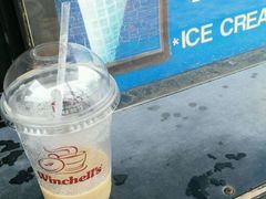 -Winchell's Donuts House