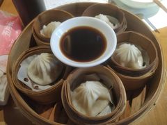鸡汁鲜肉小笼汤包-南小馆(迪士尼小镇店)