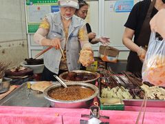 -老鼓楼麻辣烫夹馍