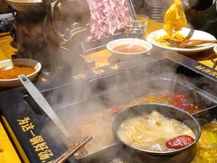 -老牌坊云南鱼豆花火锅(爱建店)
