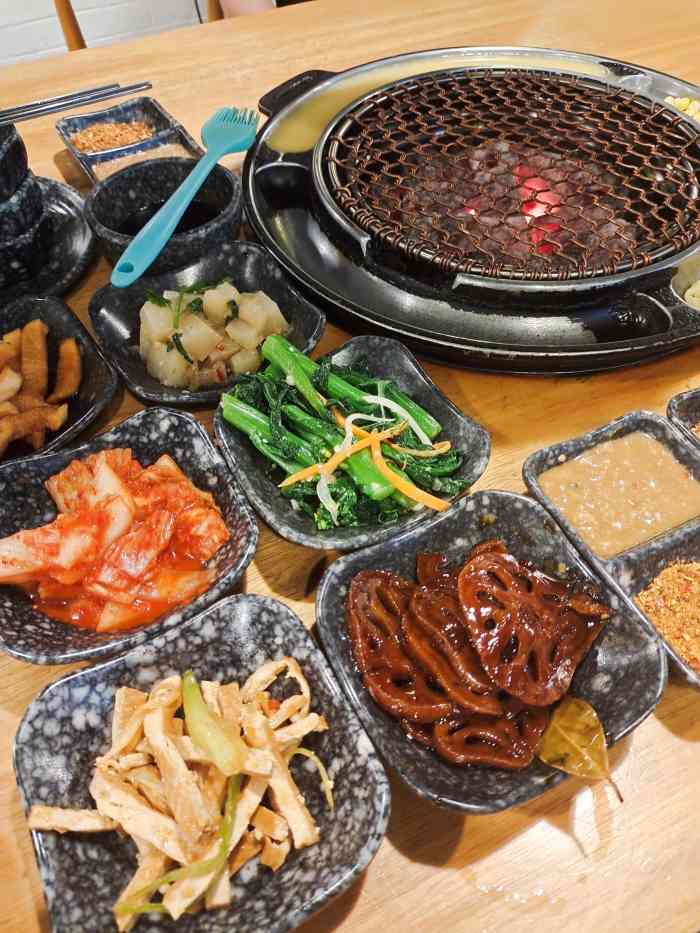 江原道韩式碳火烤肉店(怡丰店)-"[薄荷]环境:一般,就普通餐厅 [服务.