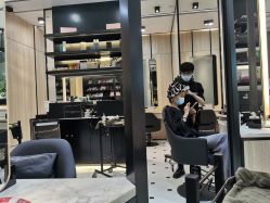 -HAIR CORNER