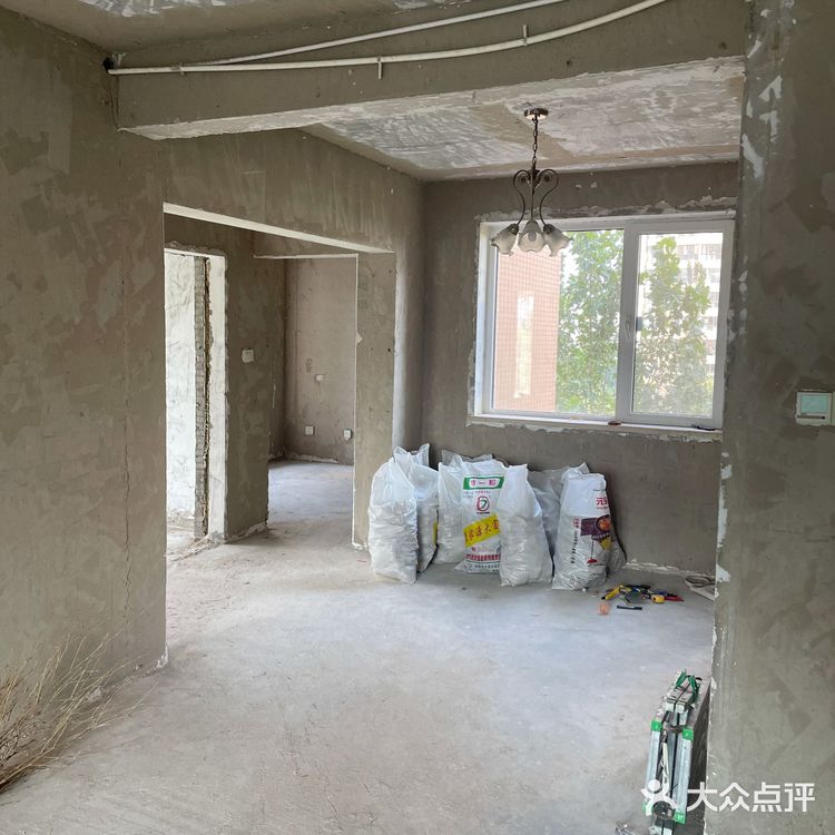 费用确实挺高的，业主刚买完房