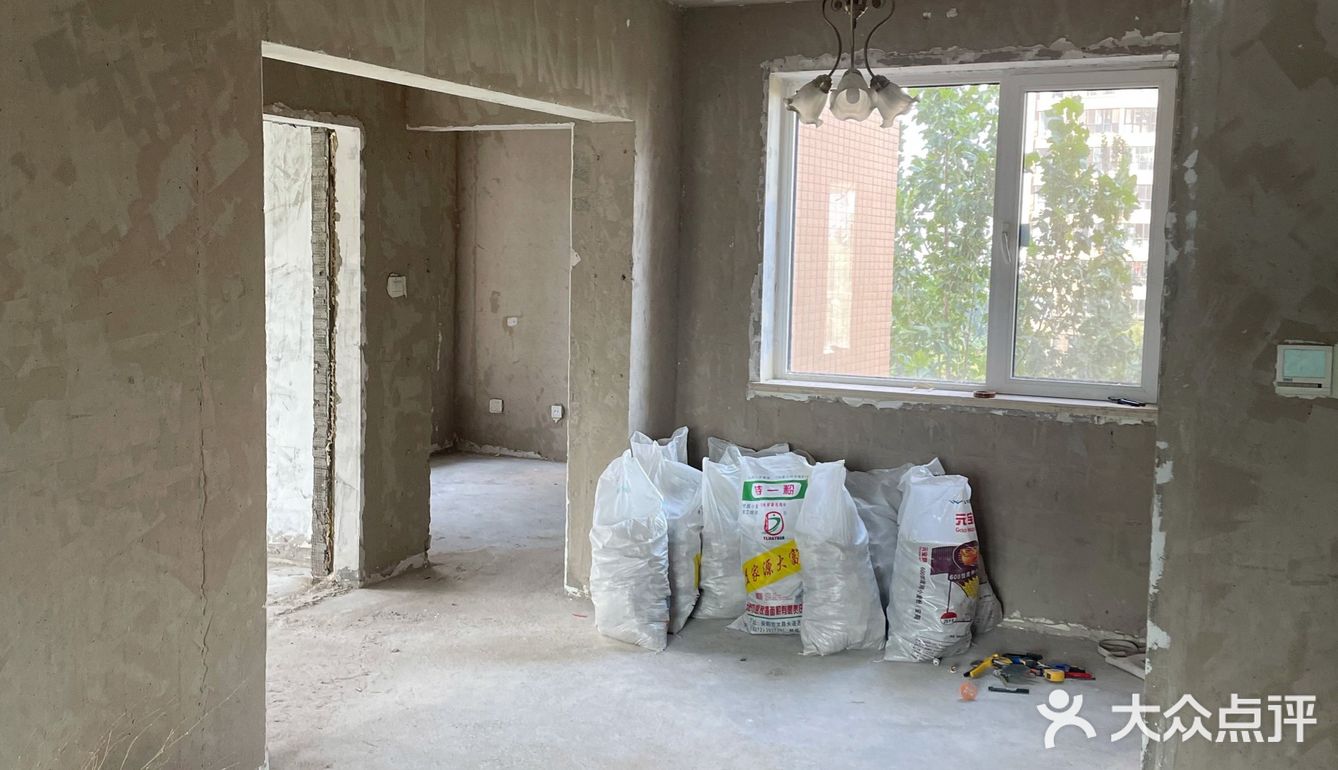 费用确实挺高的，业主刚买完房