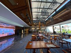 靠窗位-V Bar海景扒房(北海湾惠龙万达嘉华酒店)