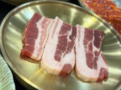 -臻牛烤肉