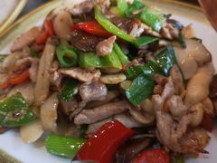 姬松茸炒肉-妈妈的味道(和顺古镇店)