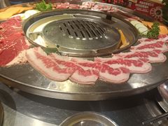 四味五花肉-哈哈碳都·牛肋条无限自助烤肉(台江万达店)