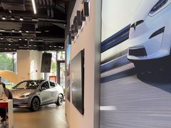 -TESLA 特斯拉(上海太古汇体验店)