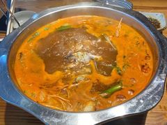 -野山舂·贵州现舂酸汤火锅(鸿通城店)