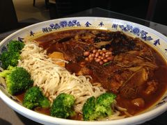 巨碗鱼头-南京金牛湖巨碗鱼头