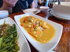 -Dang restaurant (patong phuket)