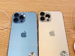 -Apple零售店(华贸购物中心店)