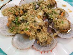 油泼扇贝-天伦海鲜·老味道·青岛菜(栈桥天主教堂店)