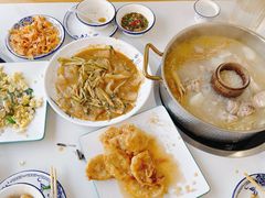 -朴小妹人参鸡汤火锅(长白山万达店)